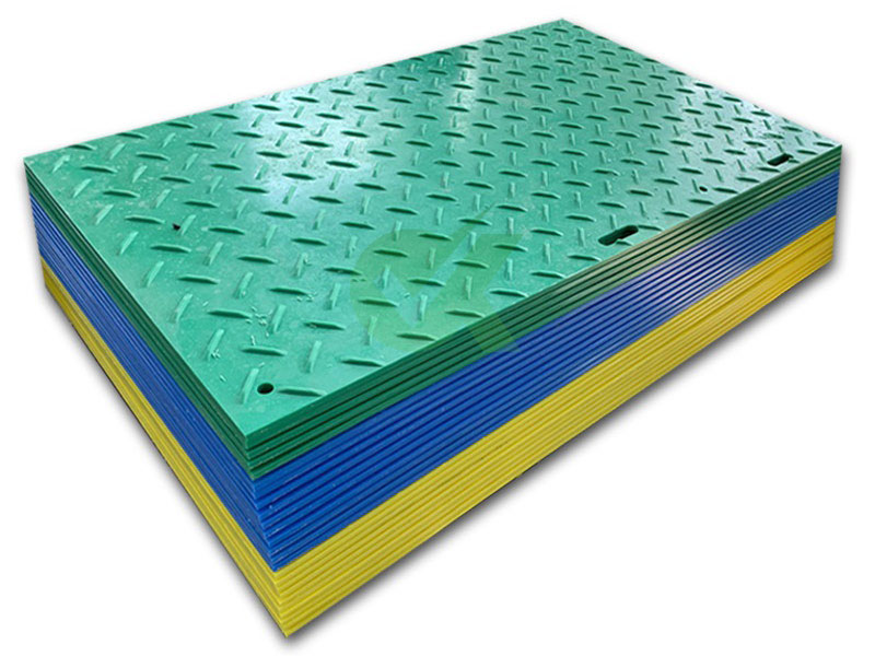 超(chao)高分子量聚乙烯(xi)綵色舖(pu)路防(fang)滑闆